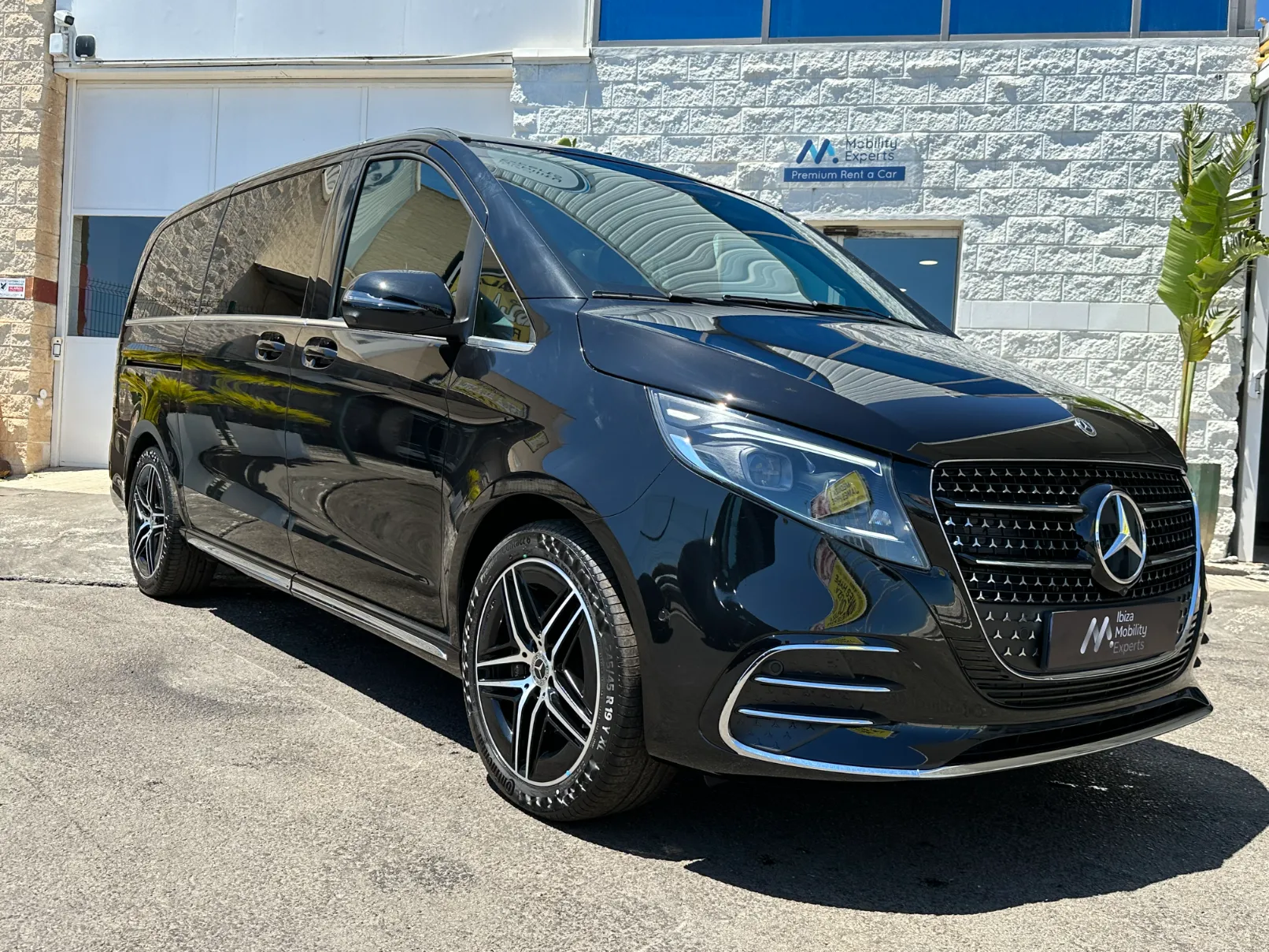 Mercedes V Class.